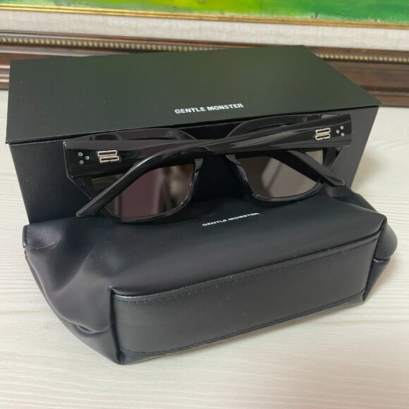 Gentle Monster “Nabi” Sunglasses - Picture 4 of 5